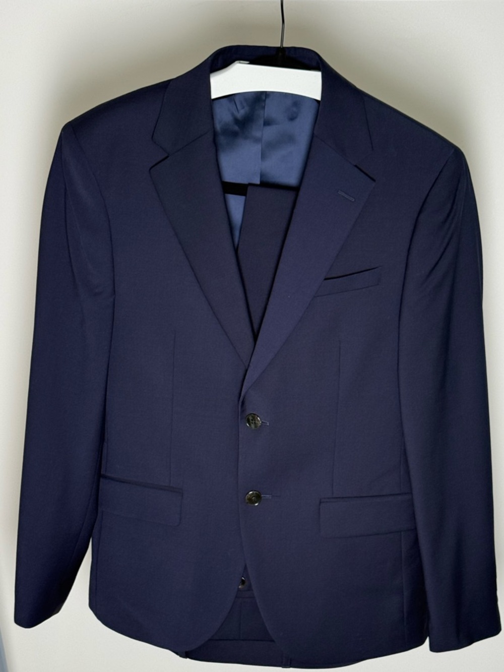 Dkny Navy Blue Two-Button Men's Suit Jacket & Trousers